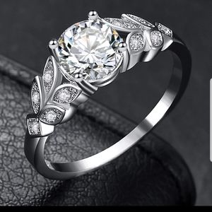 New sterling silver stamped leaf style CZ ring